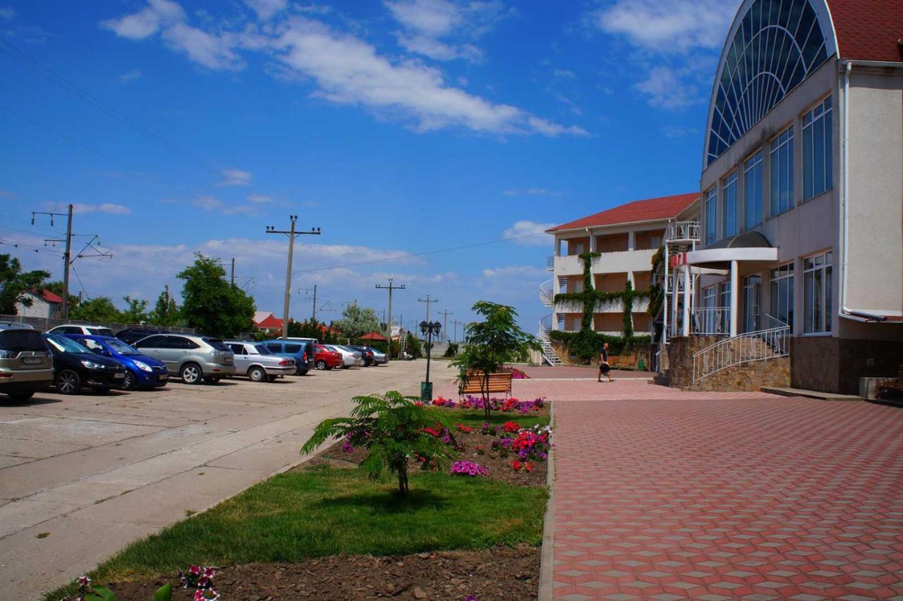 Радуга Курортная Гостиница Zatoka Kültér fotó